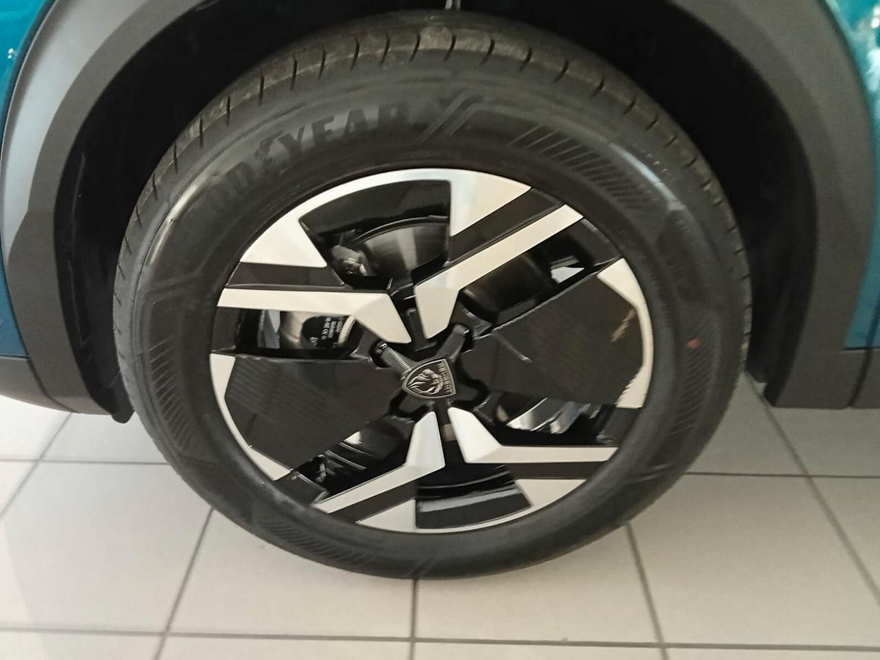 Peugeot 2008 Hybrid 145 e-DCS6 GT