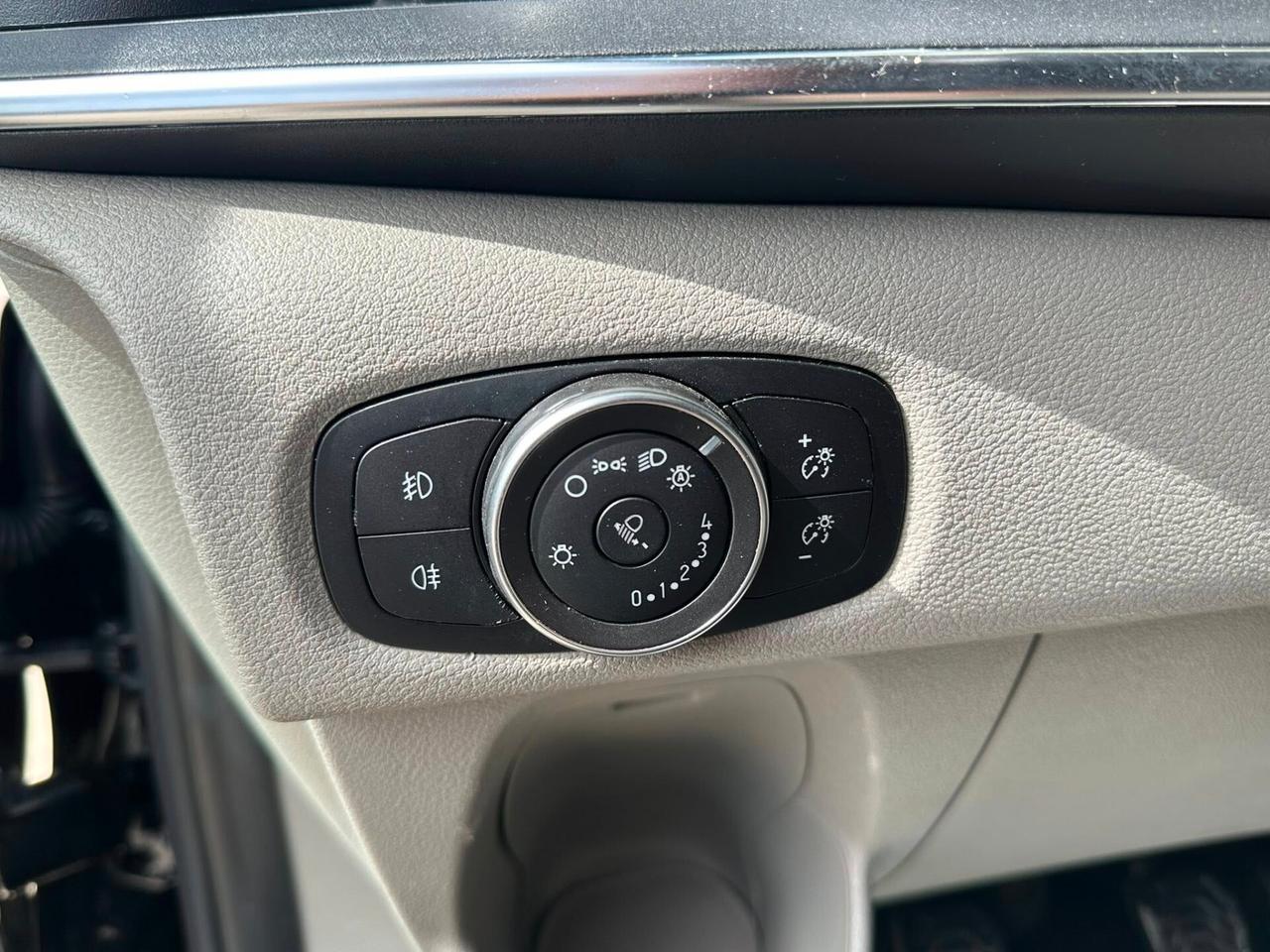 Ford Tourneo Custom 310 2.0 TDCi 170CV PC Titanium