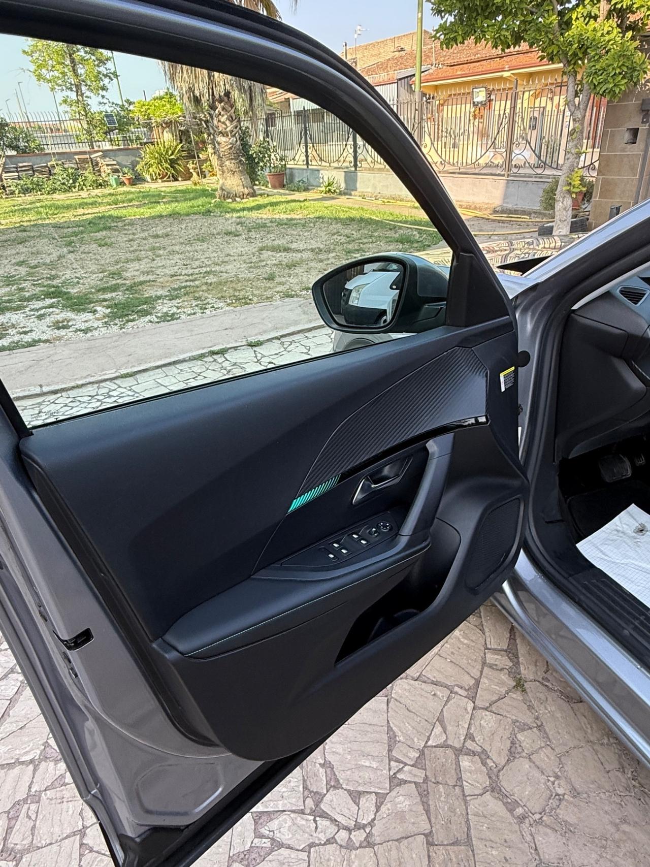 Peugeot 2008 BlueHDi 130 S&S EAT8 Allure Pack