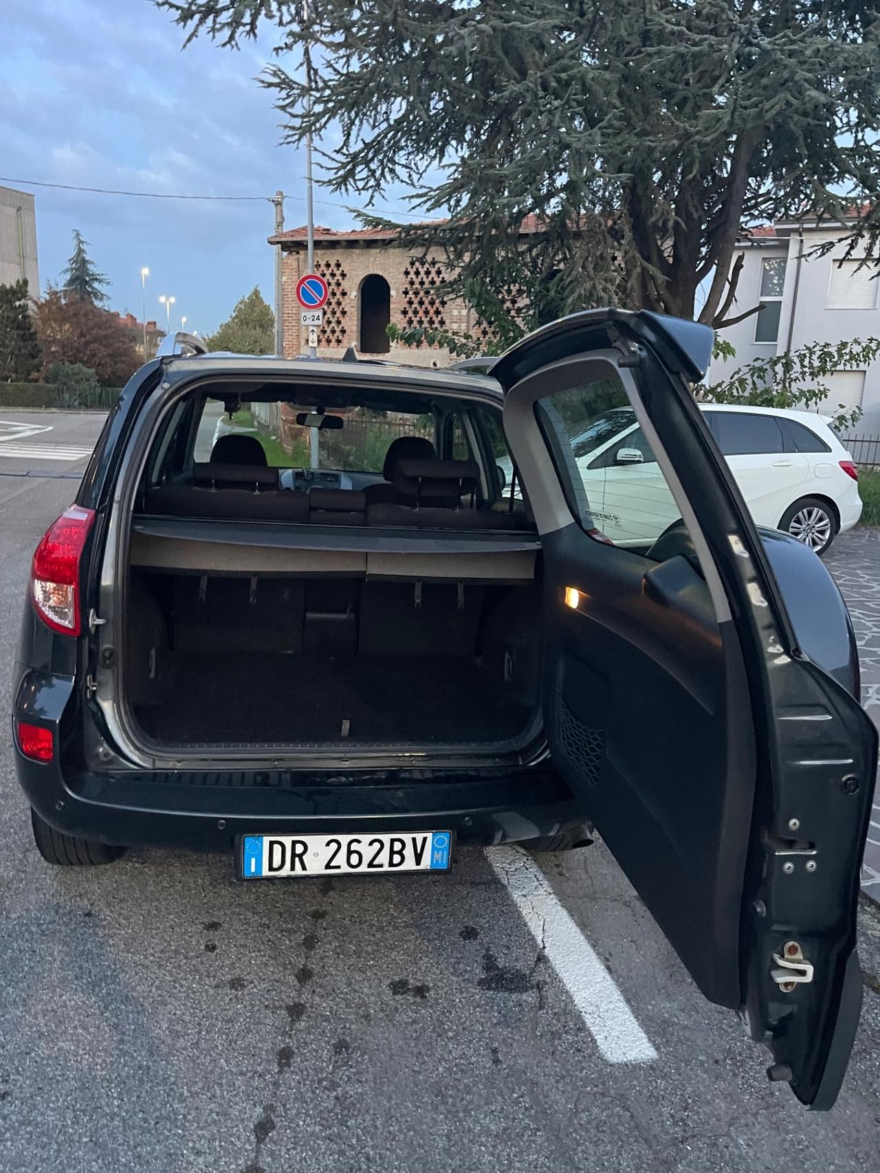 Toyota RAV 4 RAV4 2.0 Luxury