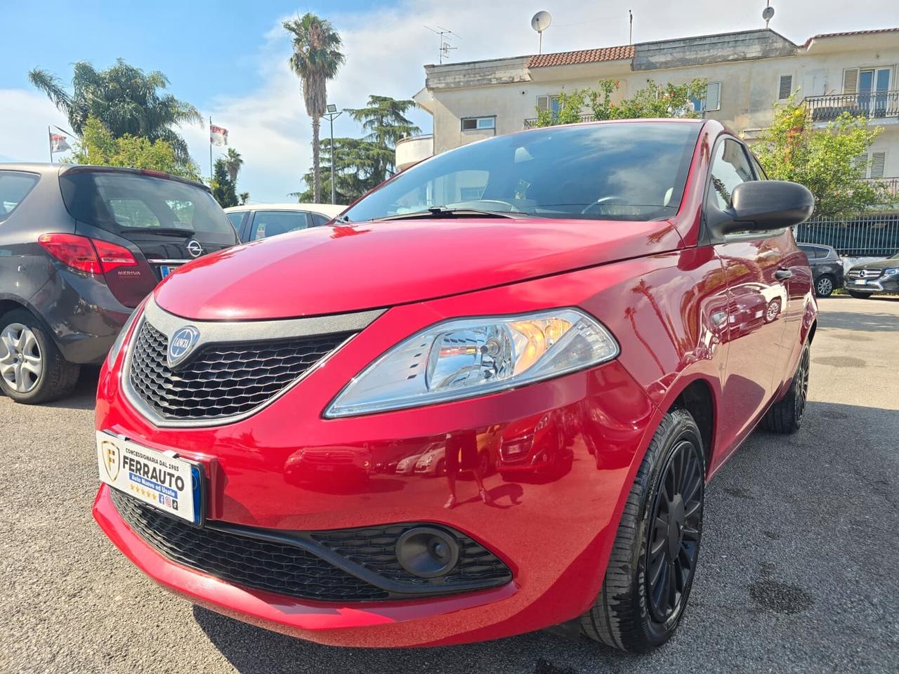 Lancia Ypsilon 1.0 FireFly 5 porte S&S Hybrid Ecochic