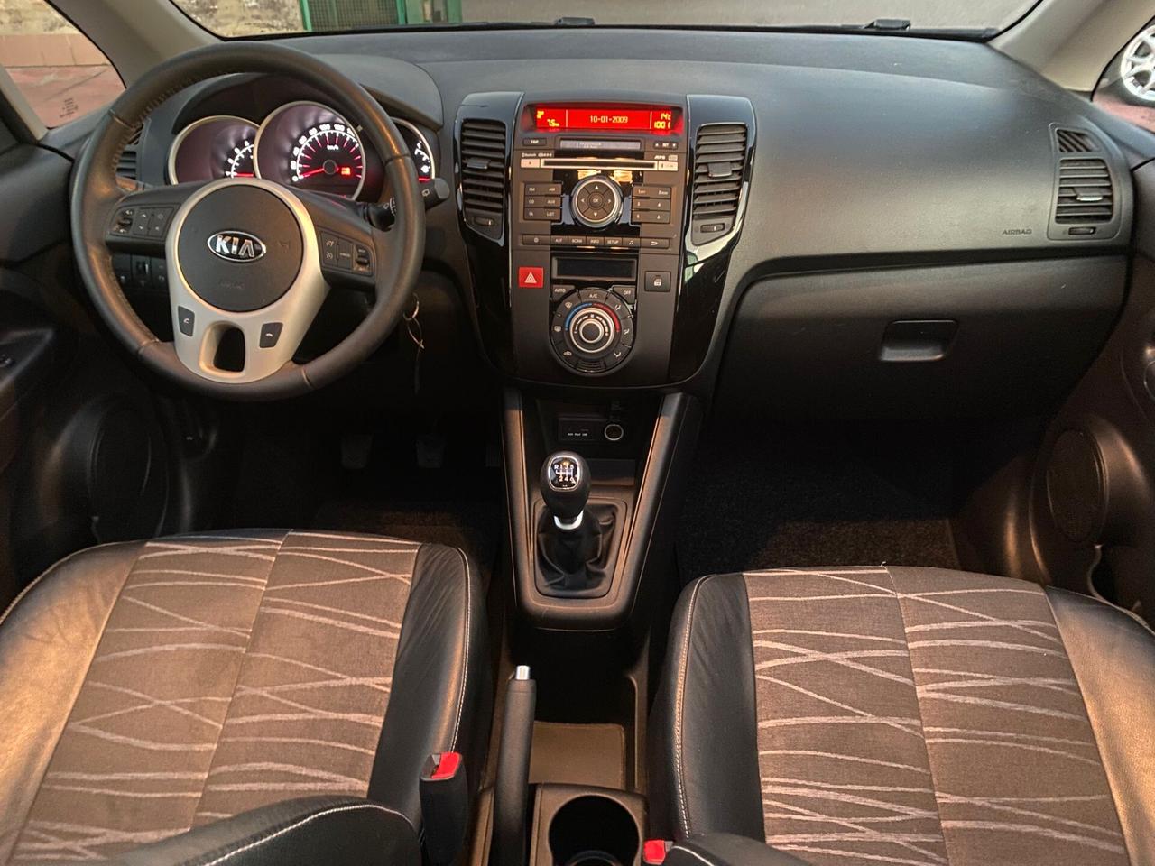 KIA VENGA 1.4 CRDI - 2015