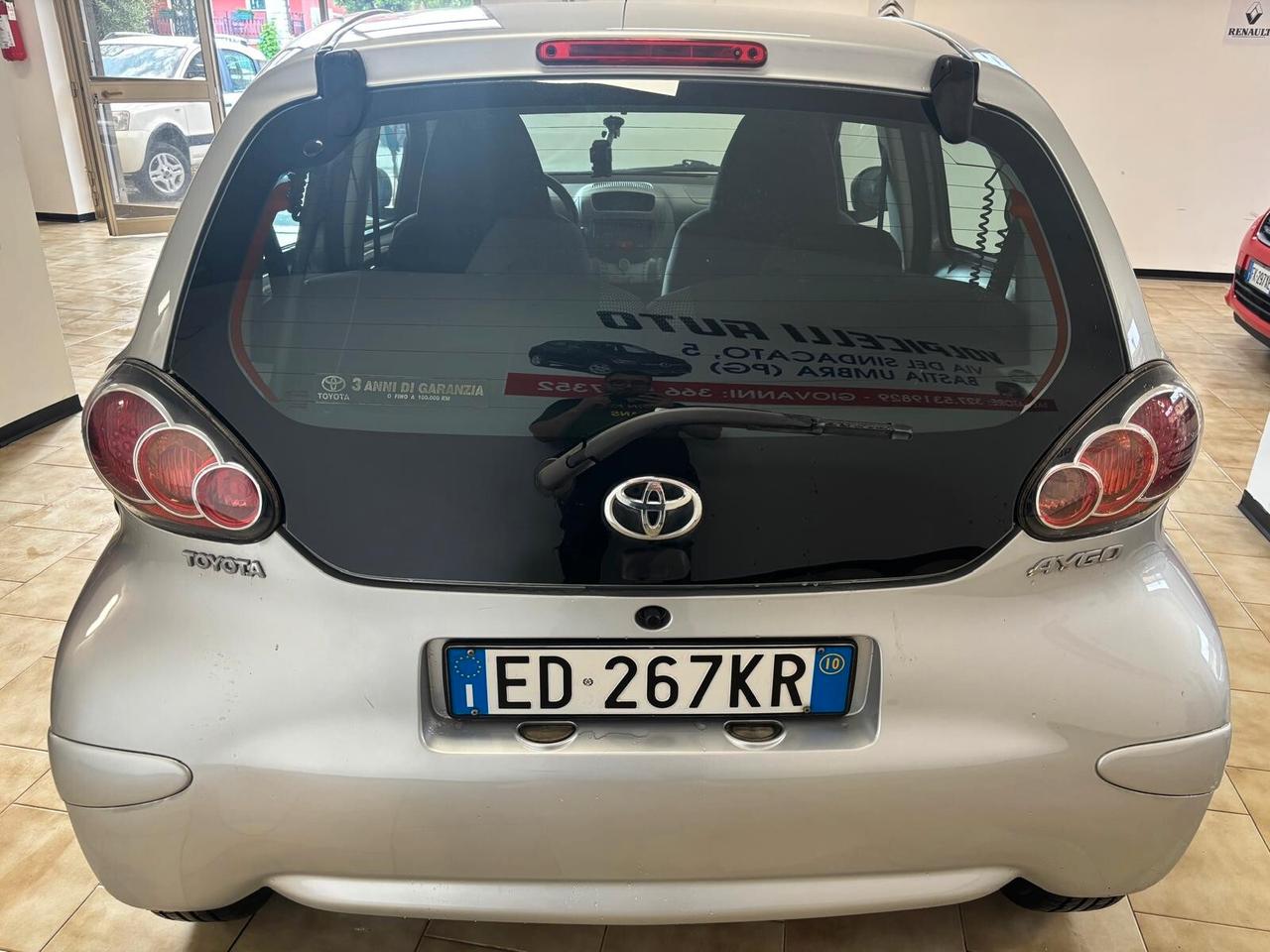 TOYOTA AYGO ANNO 2010 BZ 1.0 ADATTA NEOPATENTATI KM 144 MILA