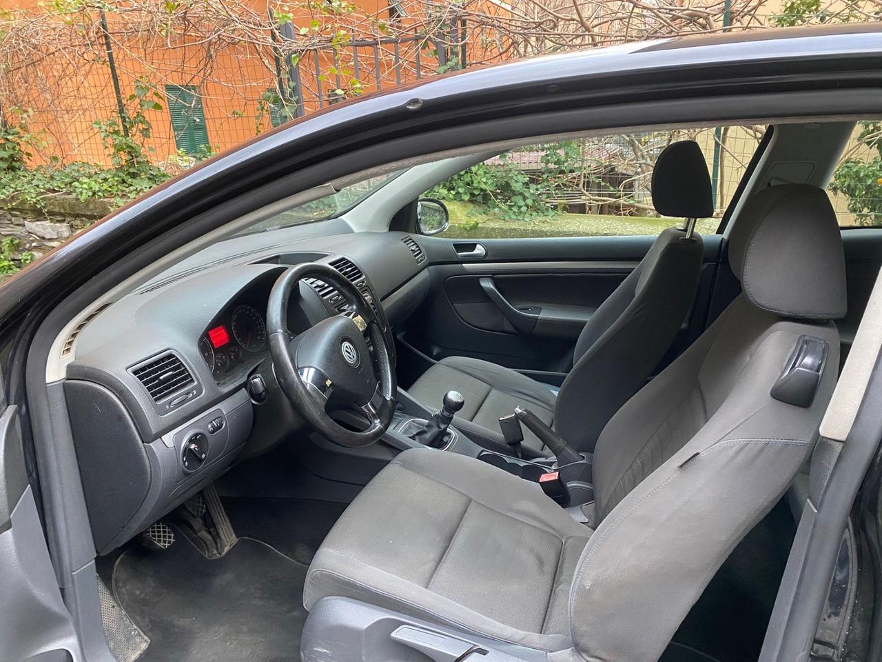 VOLKSWAGEN GOLF 1.6 BENZINA NEO PATENTATI 2008