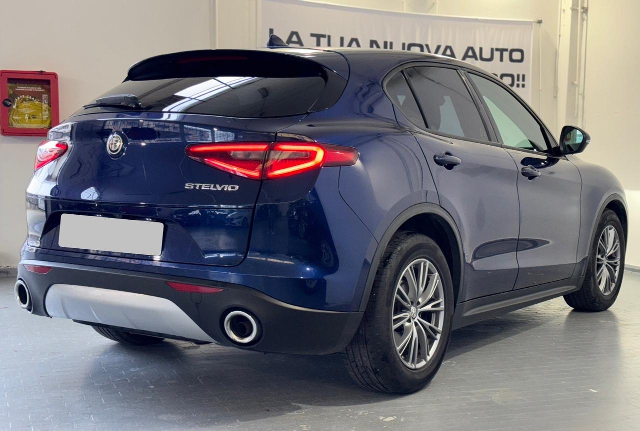 Alfa Romeo Stelvio 2.2 Turbodiesel 180 CV AT8 RWD Business