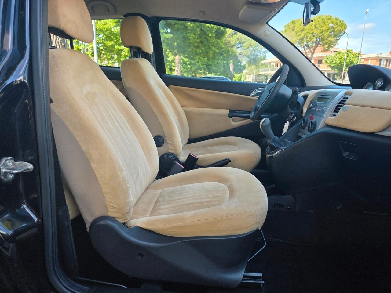 Lancia Ypsilon 1.3 MJT 75 CV