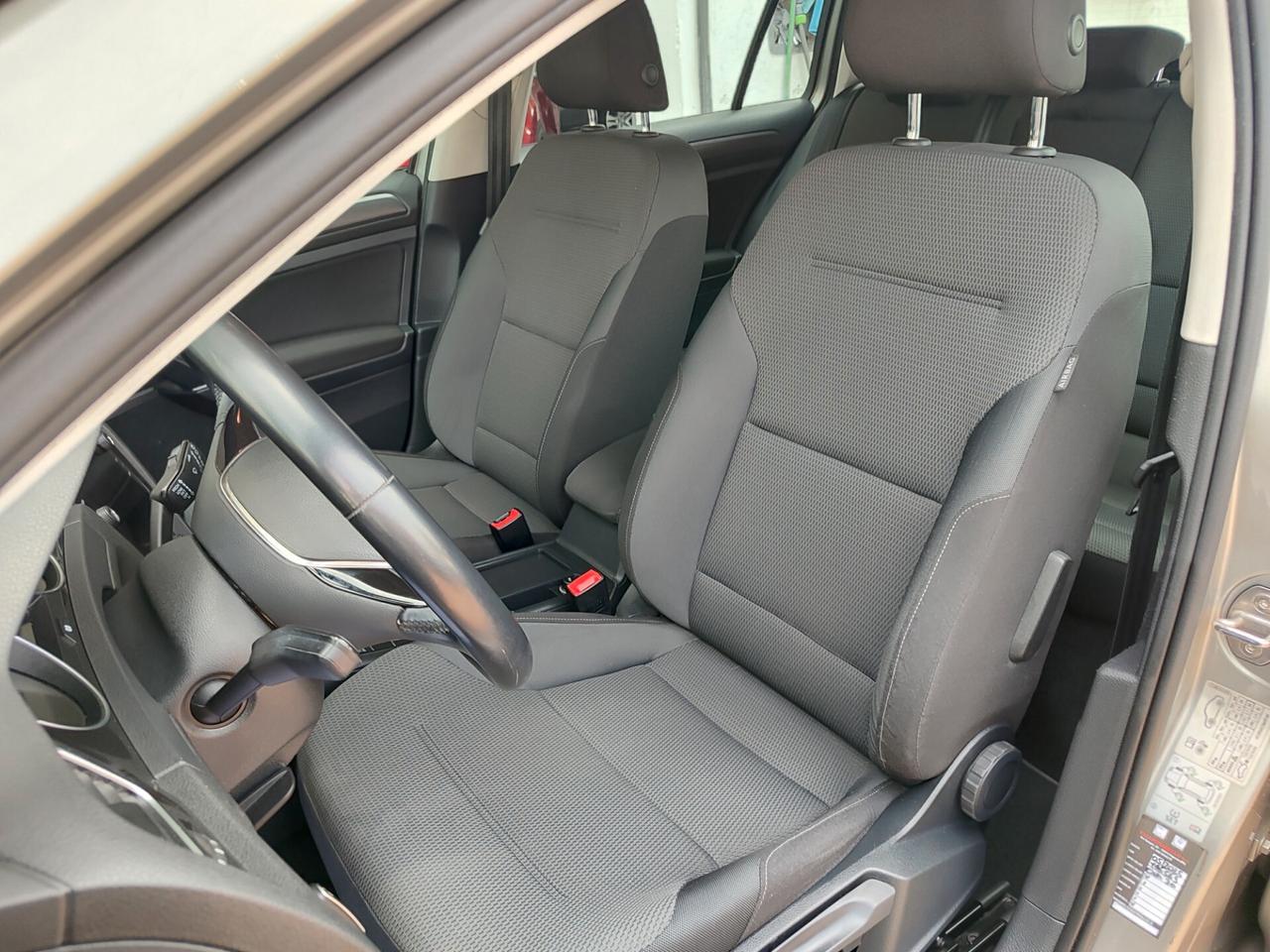 Volkswagen Golf Variant 1.6 TDI 115 CV DSG Business BlueMotion Tech.