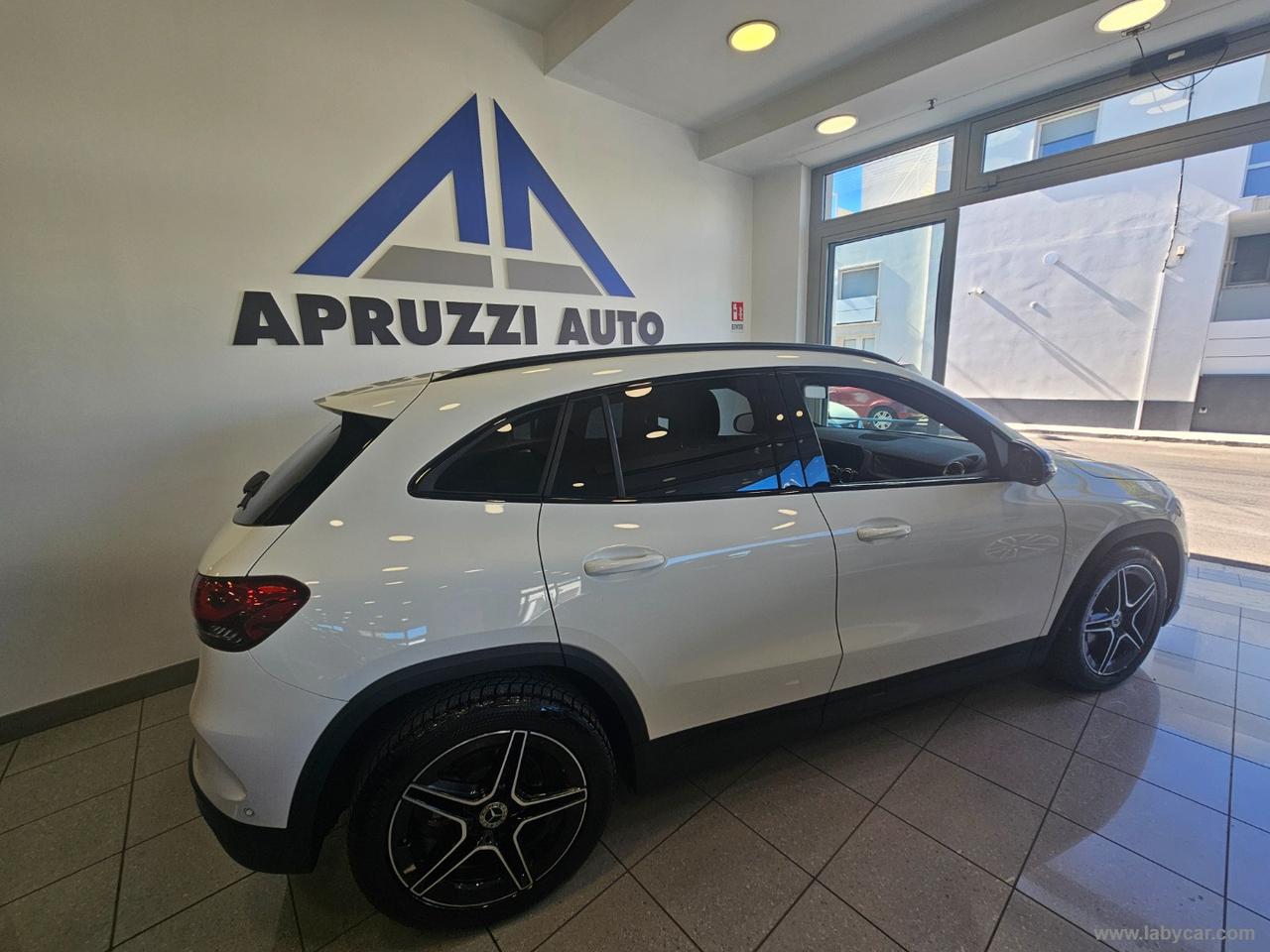 MERCEDES-BENZ GLA 200 d Automatic Premium