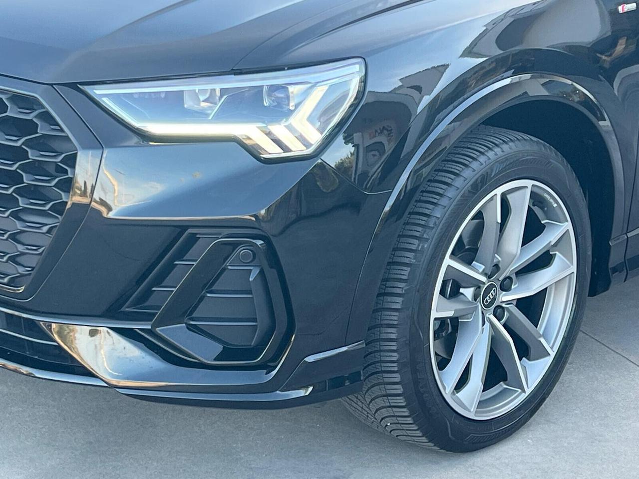 Audi Q3 Sportback S-line *tetto FULL Black