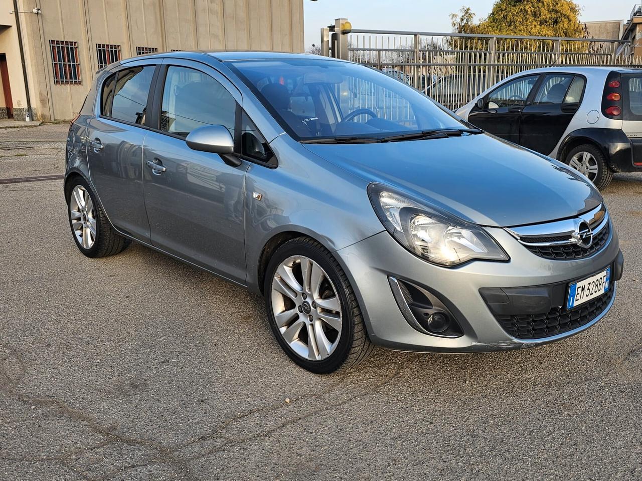Opel Corsa 1.2 5 porte Sport