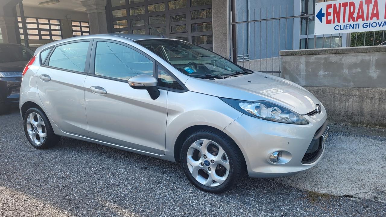 Ford Fiesta 1.4 DIESEL EURO 5B..ADATTA AI NEOPATENTATI..