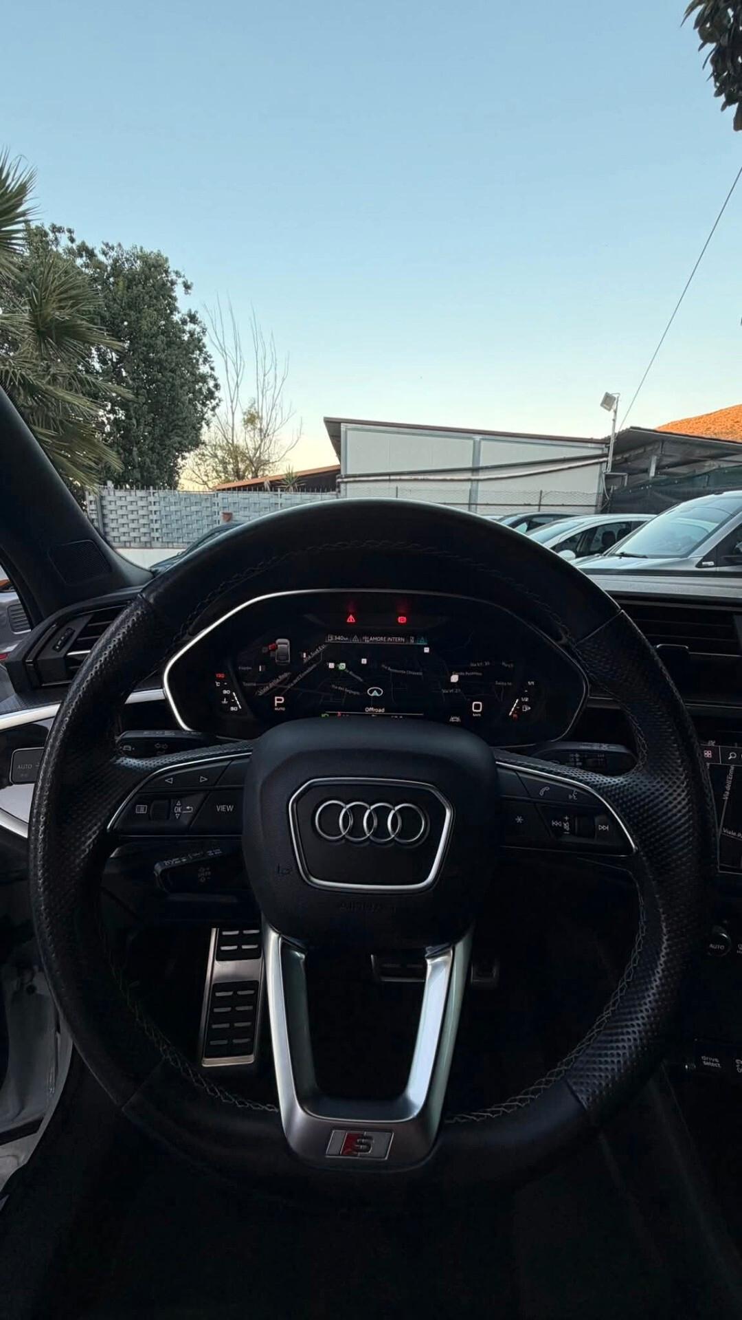 Audi Q3 S LINE