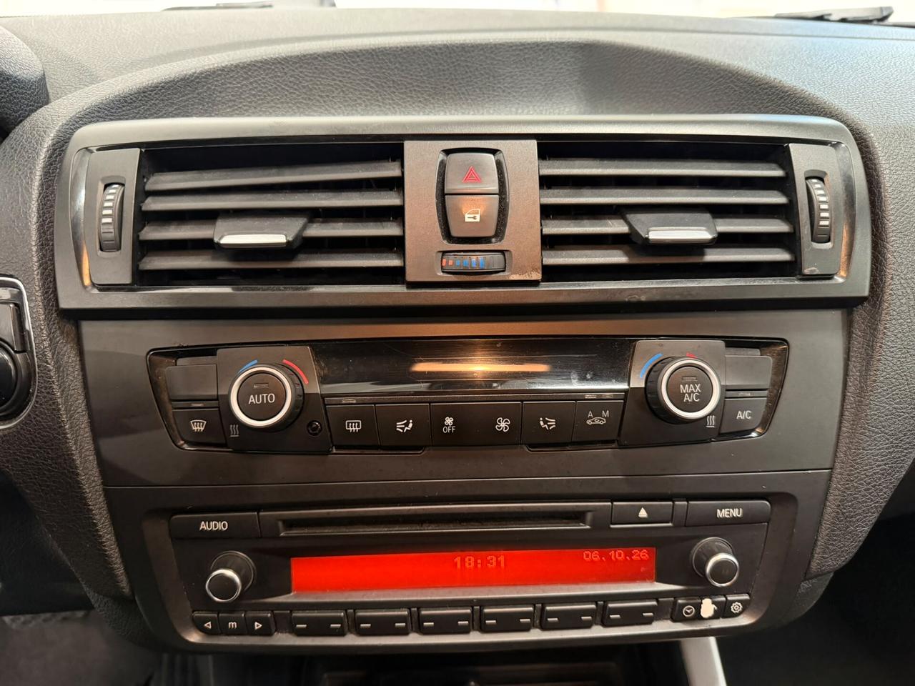 Bmw 118 118d 5p. Urban