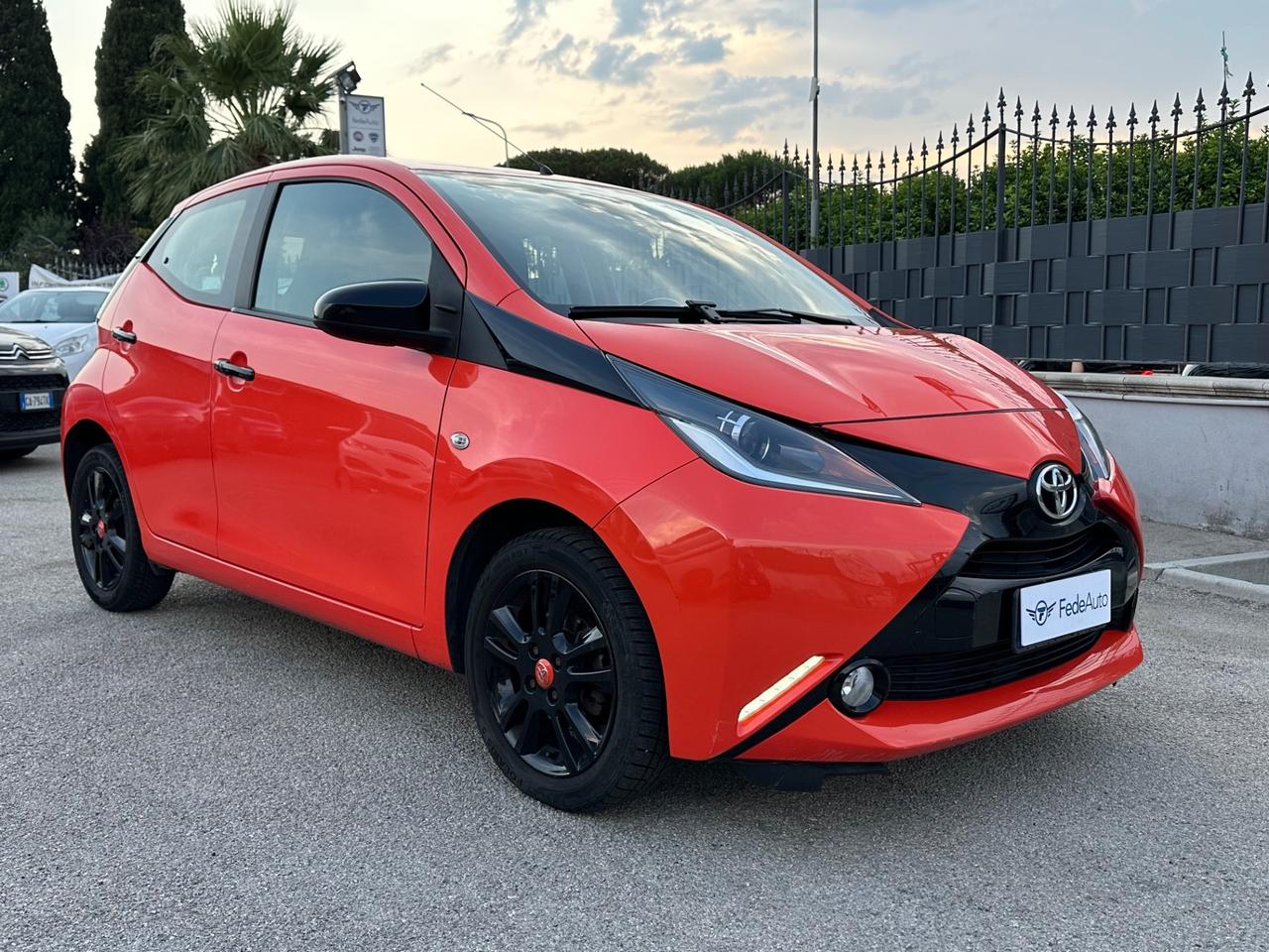 Toyota Aygo 1.0 VVT-i 69 CV 5 porte x-pure MMT 2016