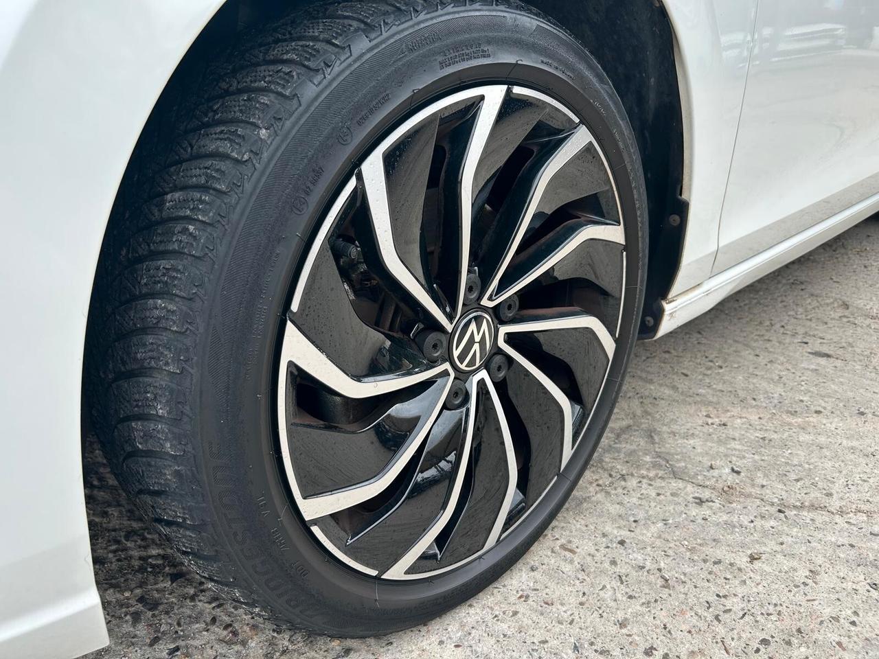 Volkswagen Golf 1.0 eTSI EVO DSG Life IVA ESPOSTA