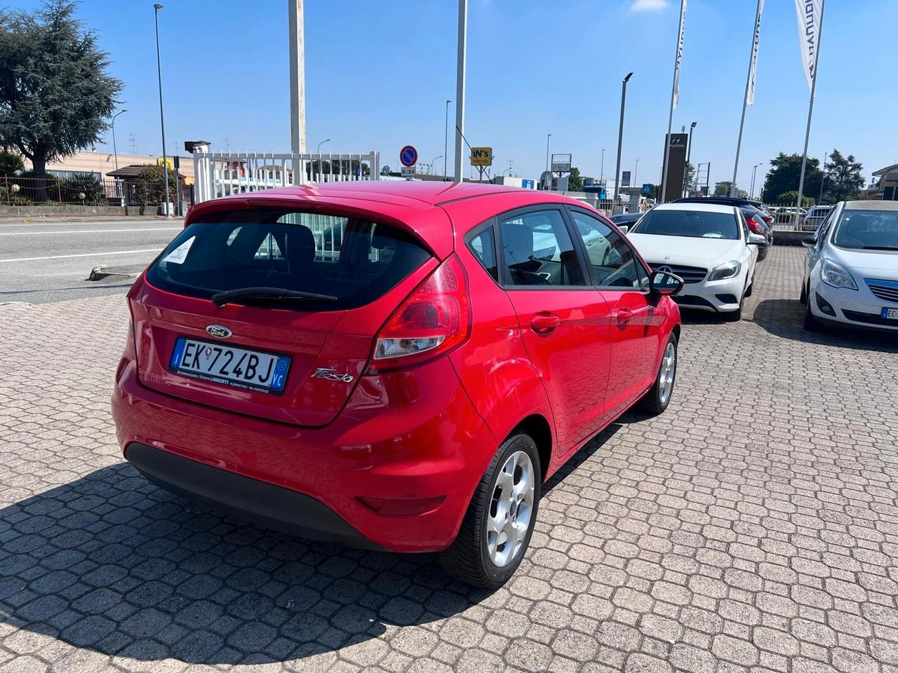 Ford Fiesta 1.4 TDCi 70CV 5 porte Titanium