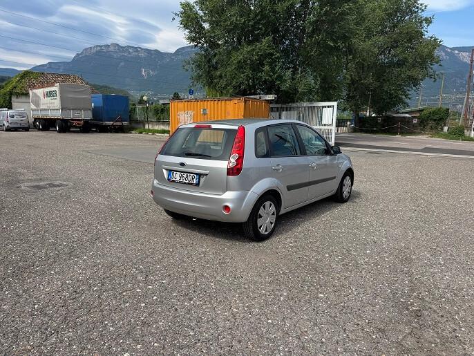 Ford Fiesta 1.2 16V 5p. Titanium