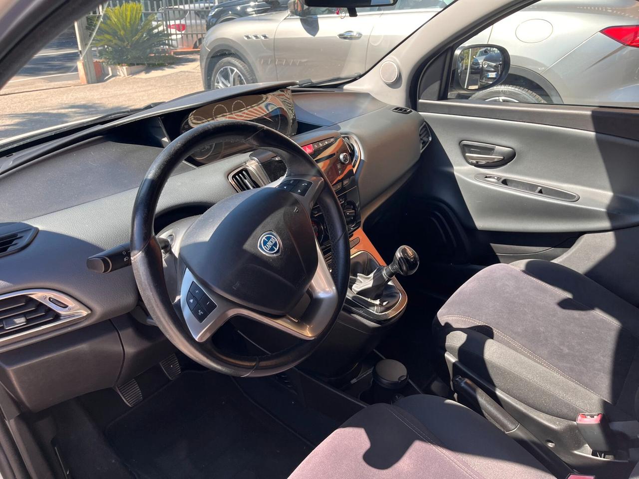Lancia Ypsilon 1.3 MJT 16V 95 CV 5 porte S&S Gold