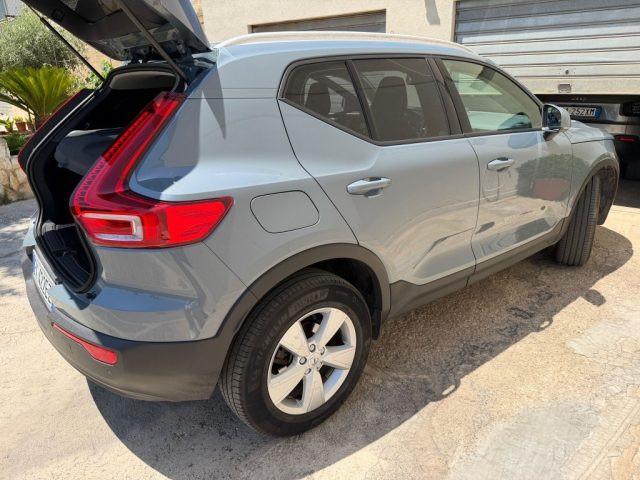 VOLVO XC40 D3 AWD Momentum