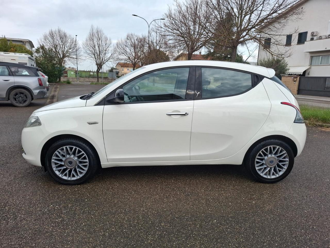 Lancia Ypsilon 1.2 del 2012 SOLO 133.000 KM
