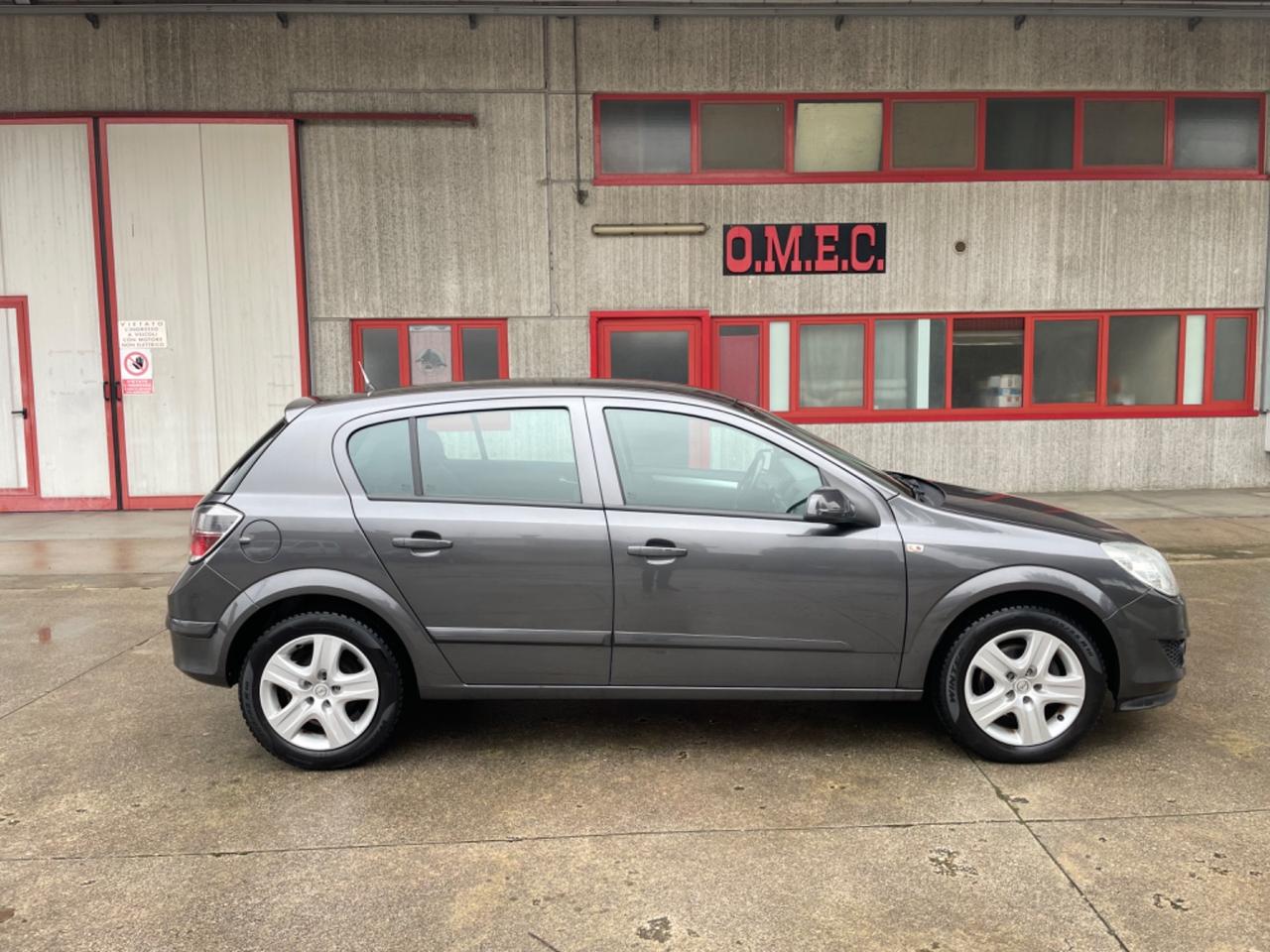 Opel Astra 1.7 CDTI 110CV 5 porte Cosmo neopatentati