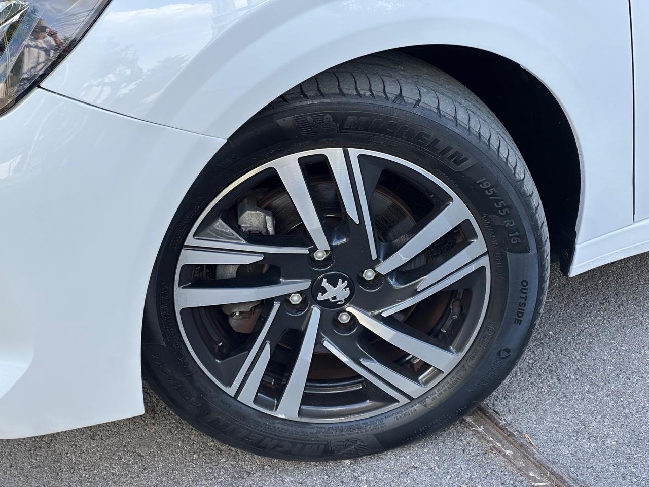 Peugeot 208 PureTech 100 Stop&Start 5 porte Allure