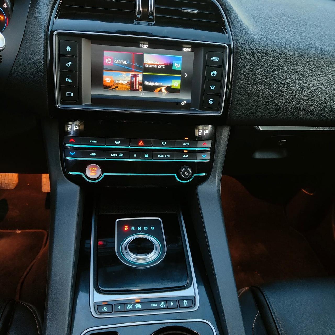 Jaguar F-Pace 2.0 D 180 CV AWD aut. Prestige