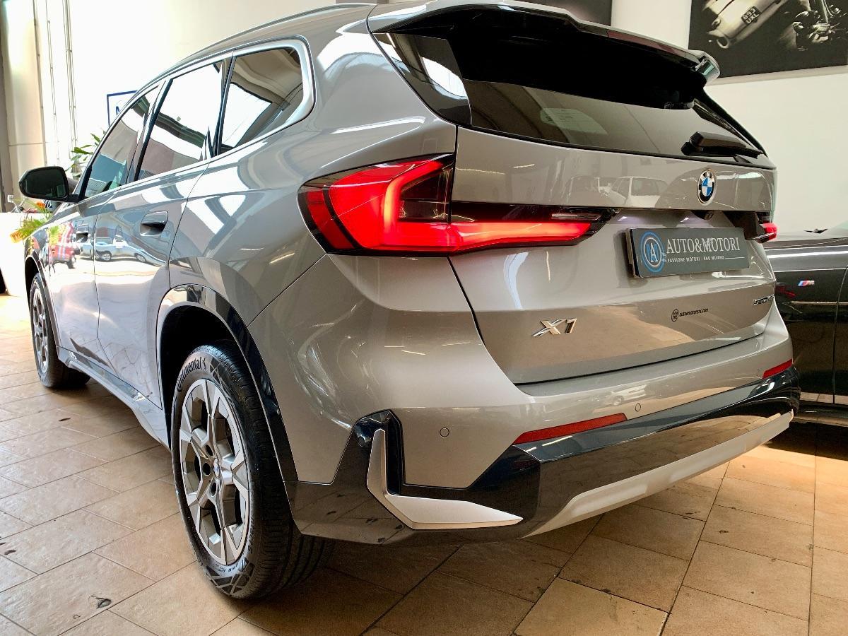 BMW - X1 - sDrive18i xLine