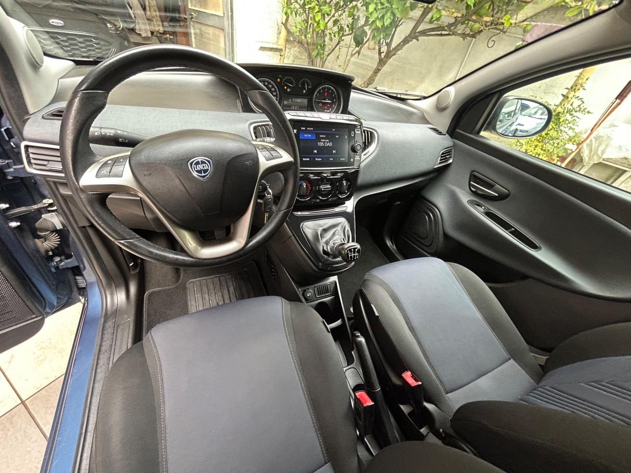 Lancia Ypsilon 1.0 FireFly 5 porte S&S Hybrid Ecochic Gold