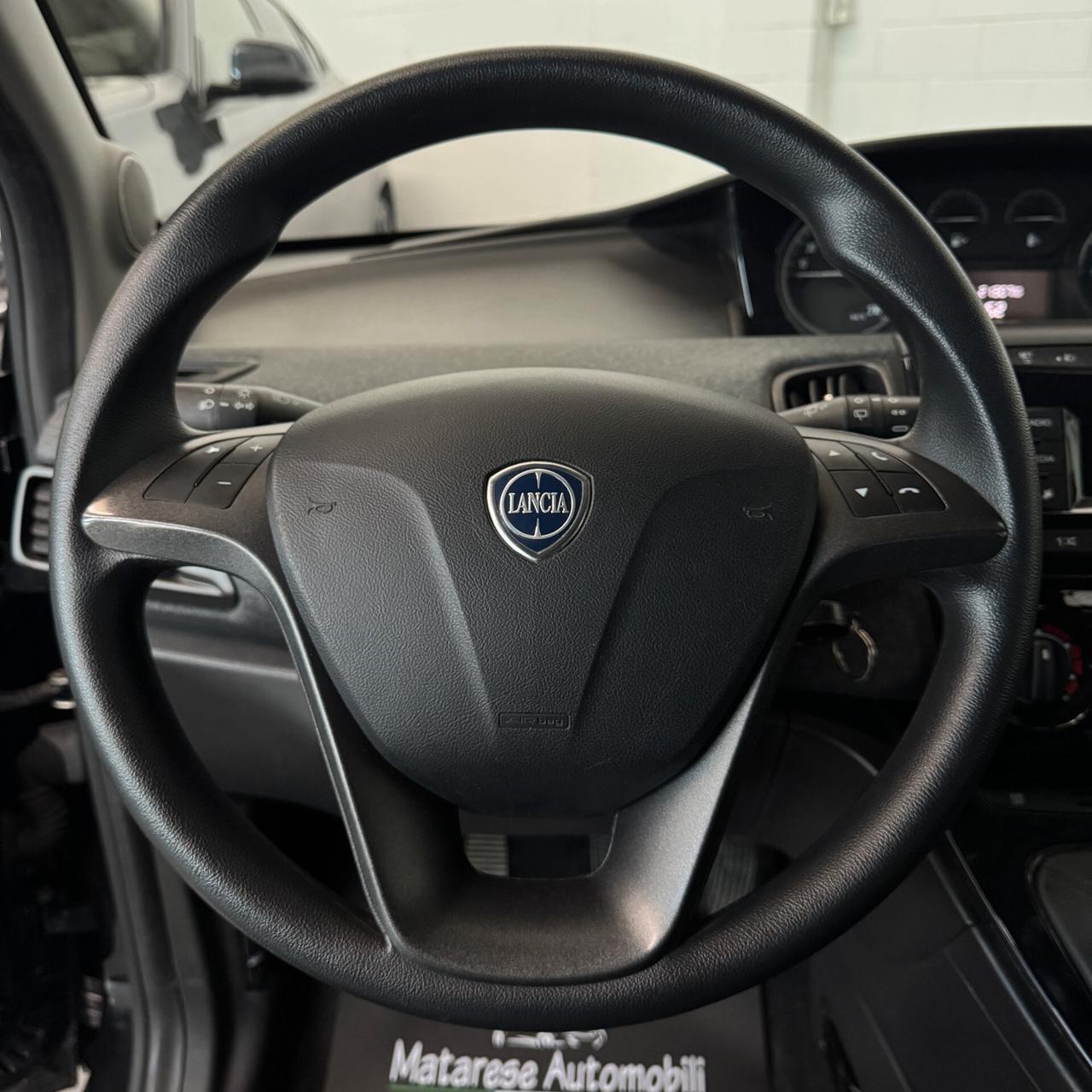 Lancia Ypsilon Hybrid 5p 1.0cc 70cv Bluetooth+Clima OK Neopatentati