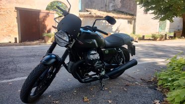 Moto Guzzi V7 Stone