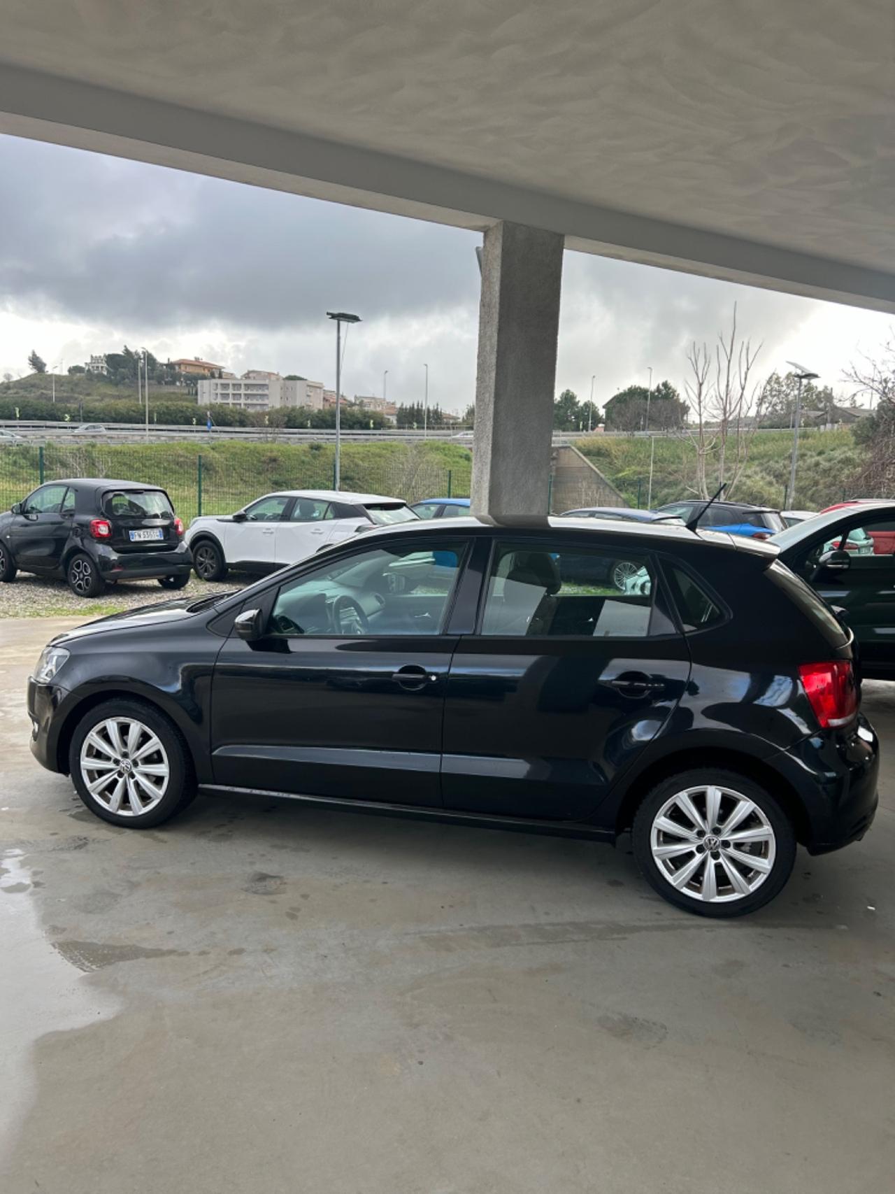 Volkswagen Polo 1.6 TDI CARPLAY