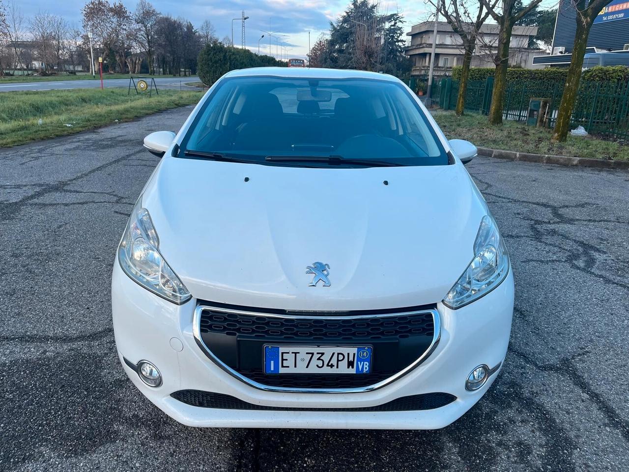 Peugeot 208 1.4 HDi 68 CV 3 porte Allure