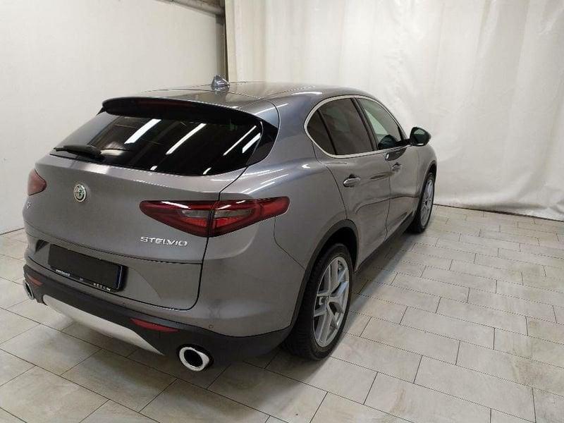 Alfa Romeo Stelvio 2.0 t First Edition Q4 280cv auto