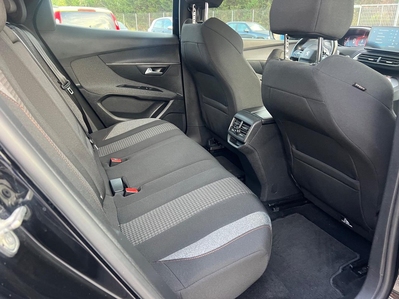 Peugeot 3008 BlueHDi 130 S&S Allure