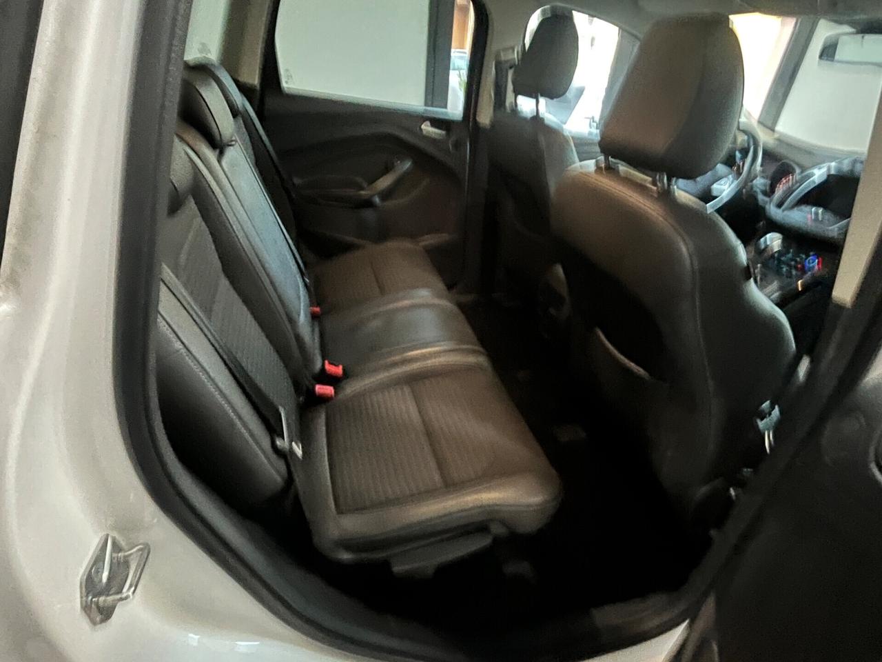 Ford Kuga 2.0 TDCI 150 CV S&S 4WD Powershift Titanium