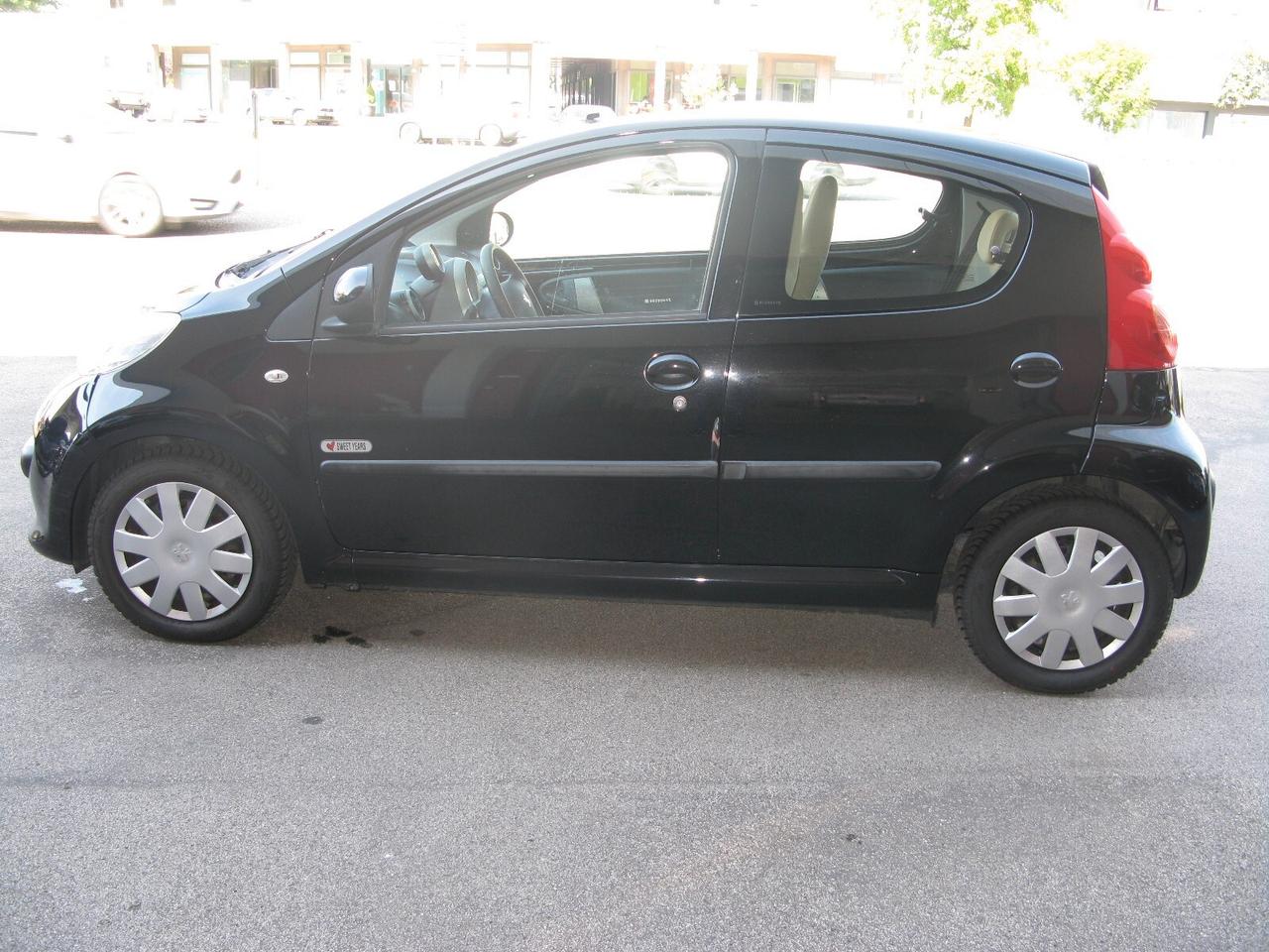 Peugeot 107 1.0 68CV 5p. Sweet Years