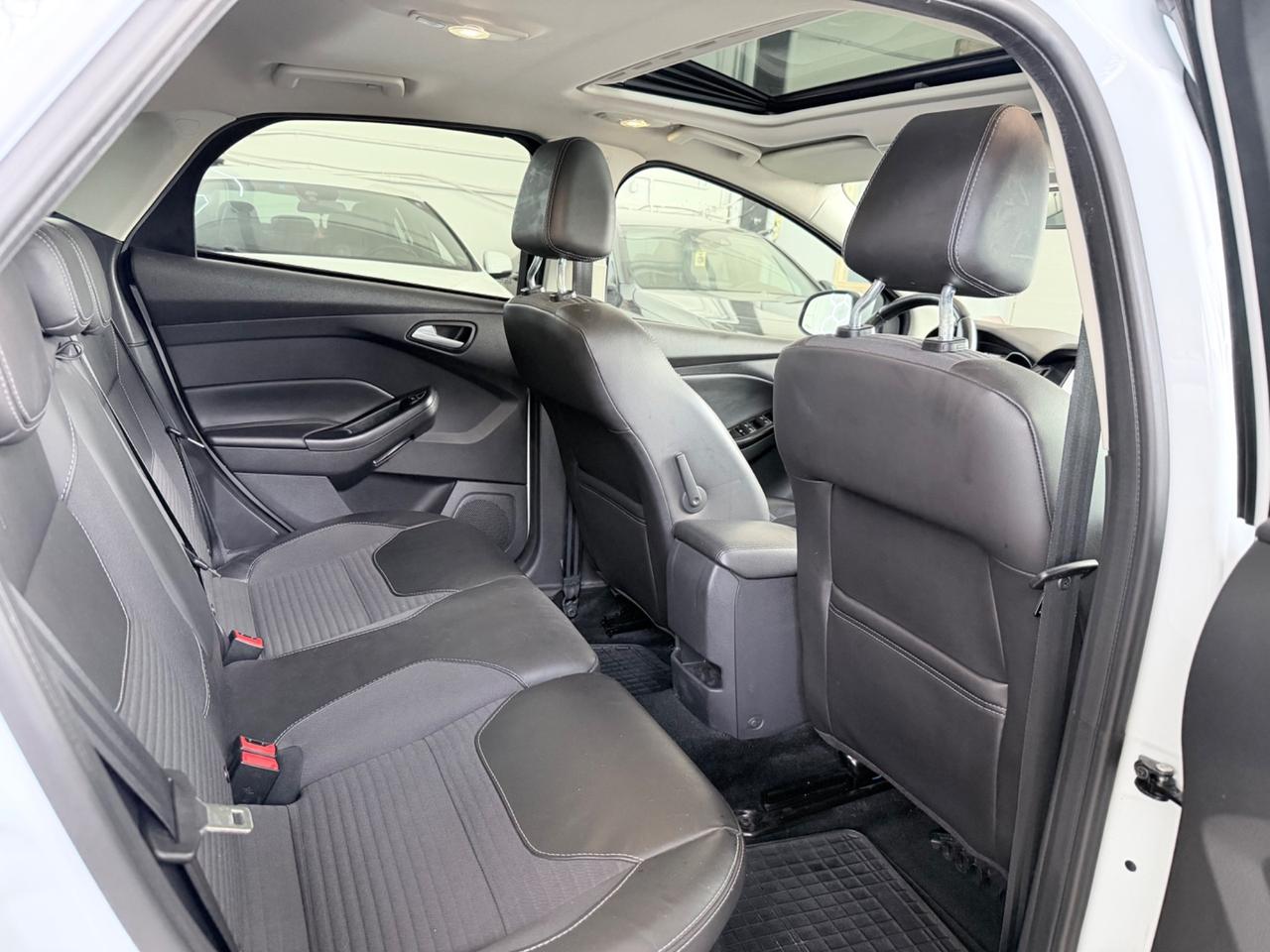 Ford Focus 1.0 EcoBoost 125CV PANORAMICO Titanium