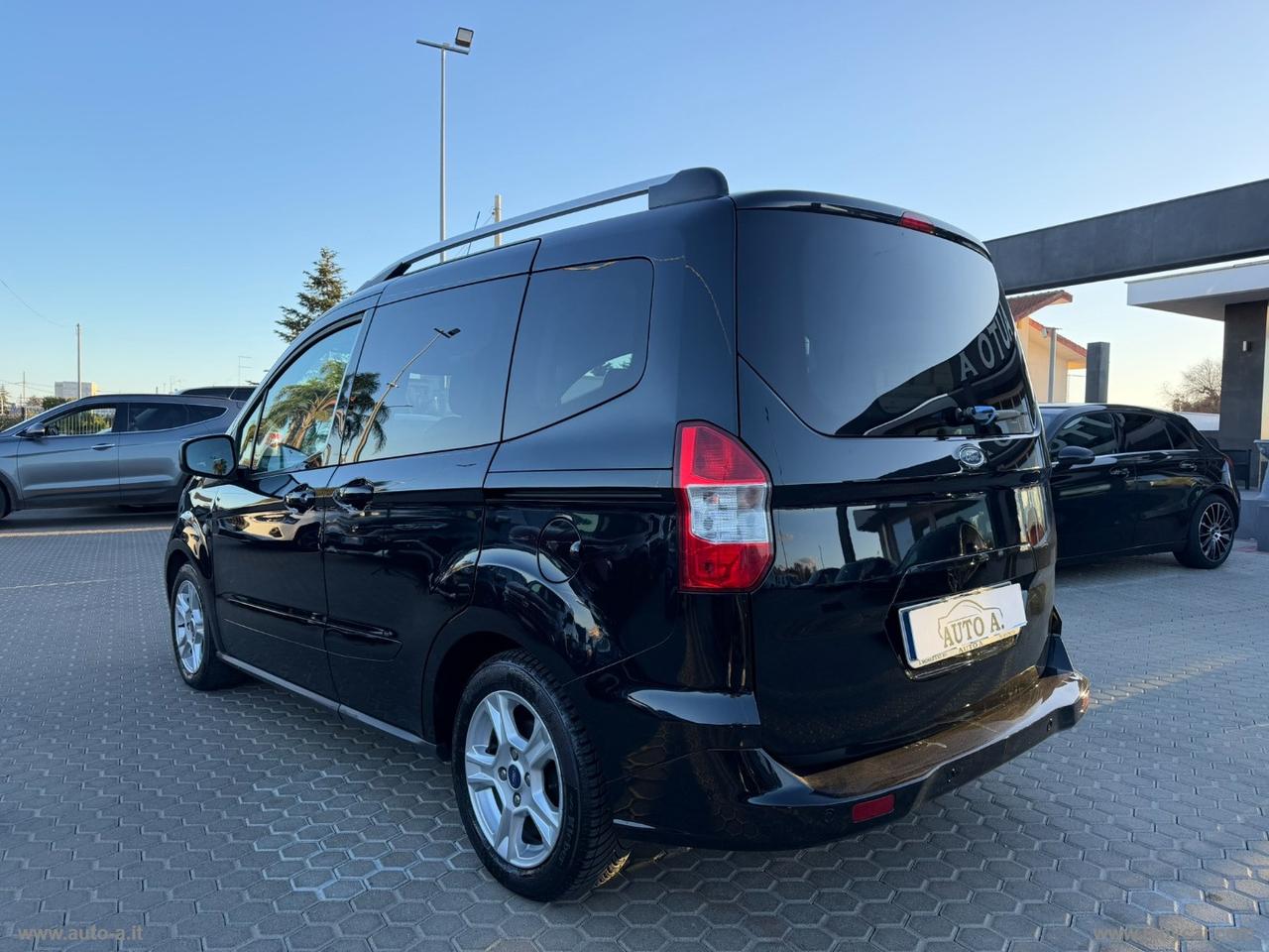 FORD Tourneo Courier 1.0 EcoBoost 100 CV TITANIUM