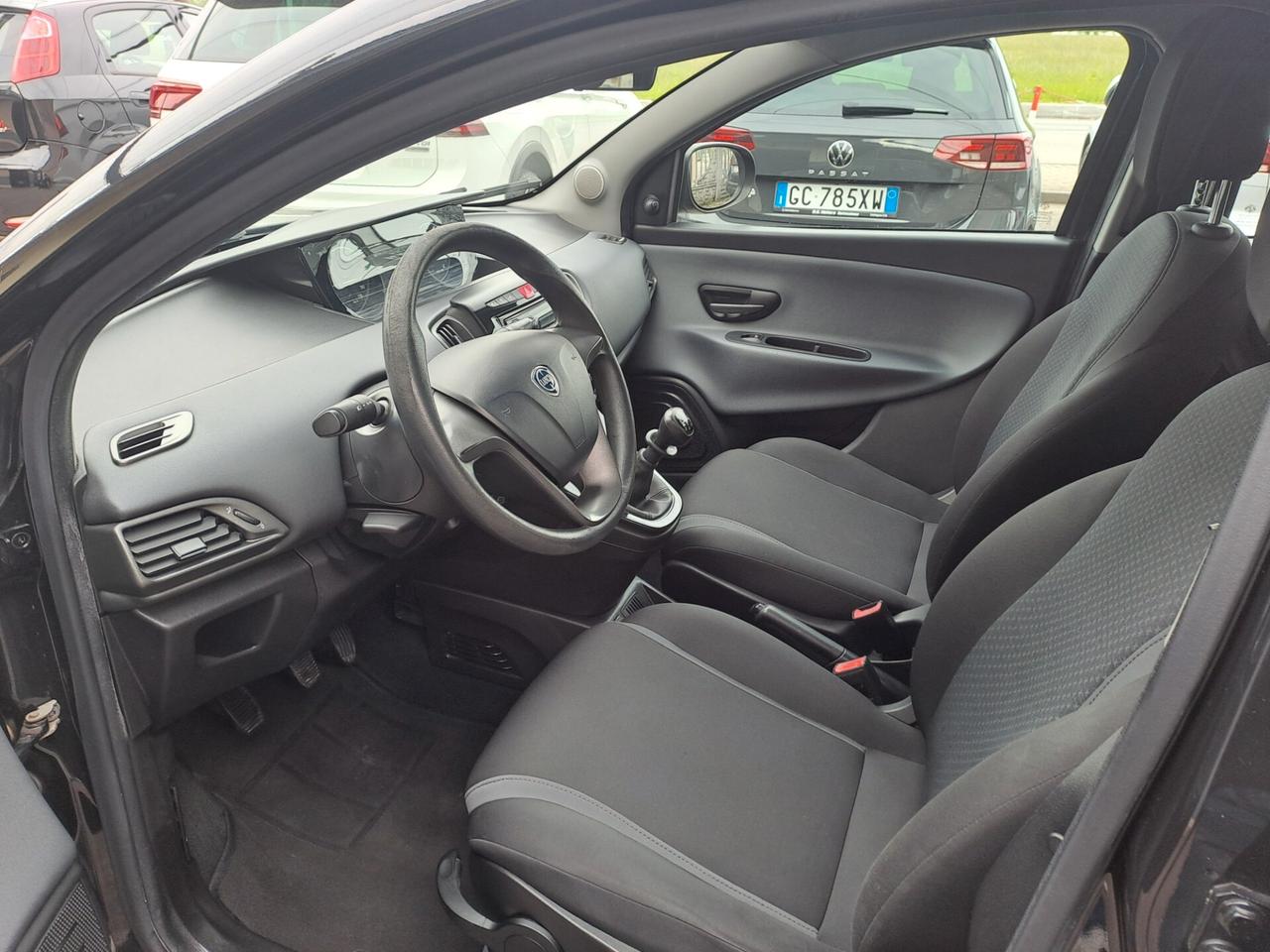 Lancia Ypsilon 1.2 69CV - OK NEOPATENTATI