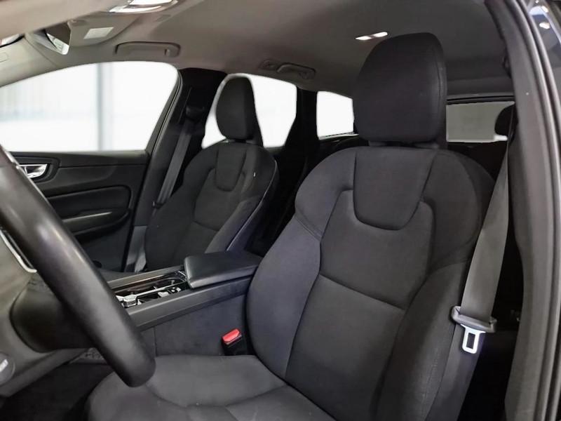 VOLVO XC60 B4 D AWD automatico Momentum Pro MY22