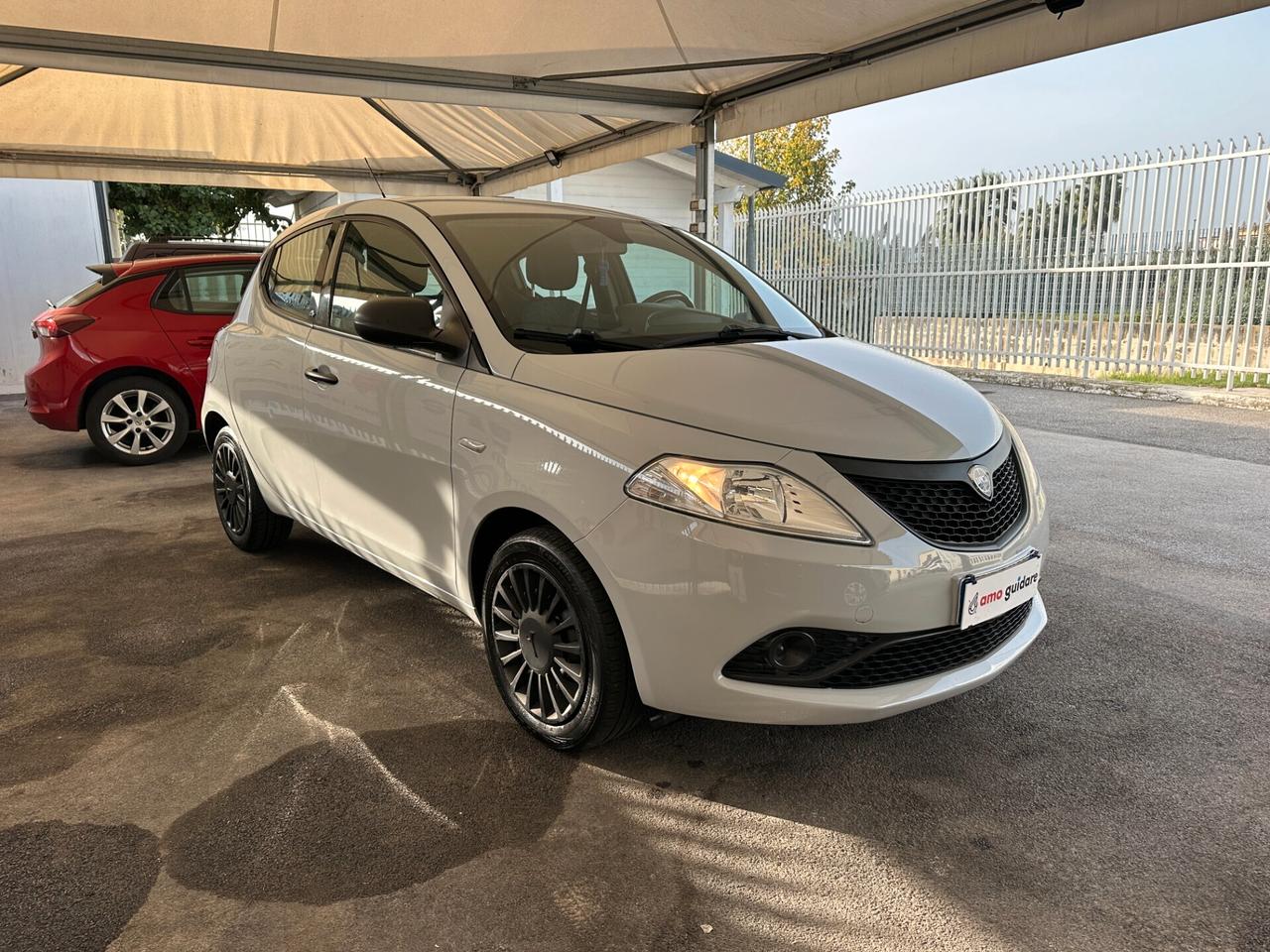 Lancia Ypsilon 1.2 69 CV 5 porte Silver