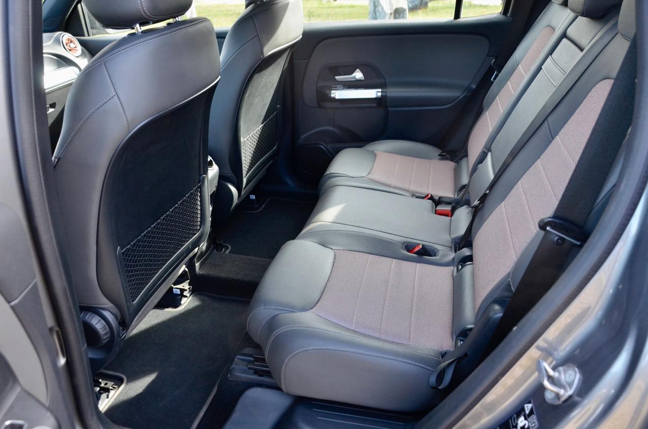 MERCEDES EQB 300 SPORT 4MATIC 228cv, SERVICE MERCEDES, UFF ITALIANA, FULL LED, RETROCAMERA, PERMUTE