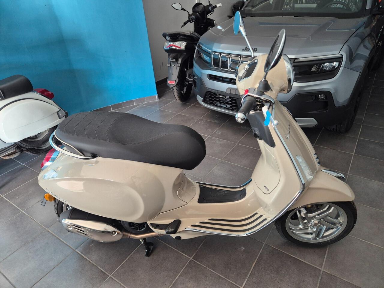Vespa primavera