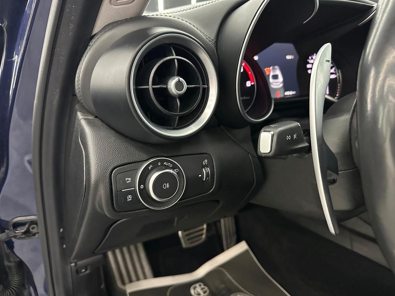 Alfa Romeo Giulia 2.2 Turbodiesel 210 CV AT8 AWD Q4 Veloce