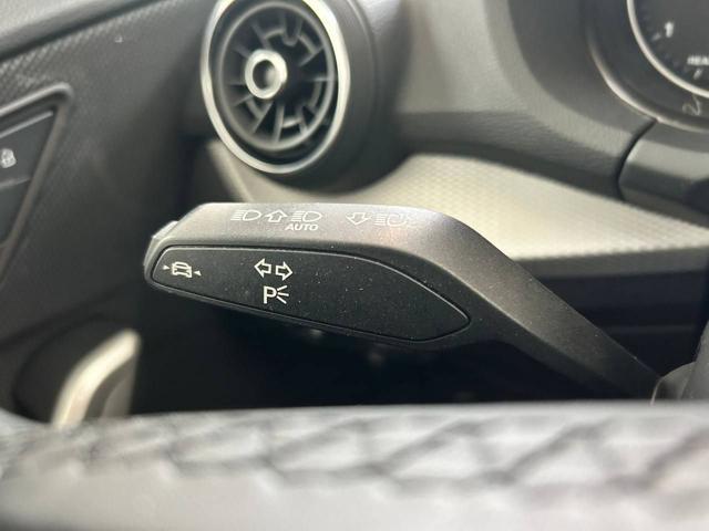 AUDI Q2 35 TFSI S tronic Admired