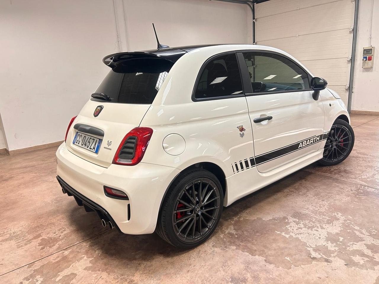 Abarth 695 1.4 Turbo T-Jet 180 CV Esseesse