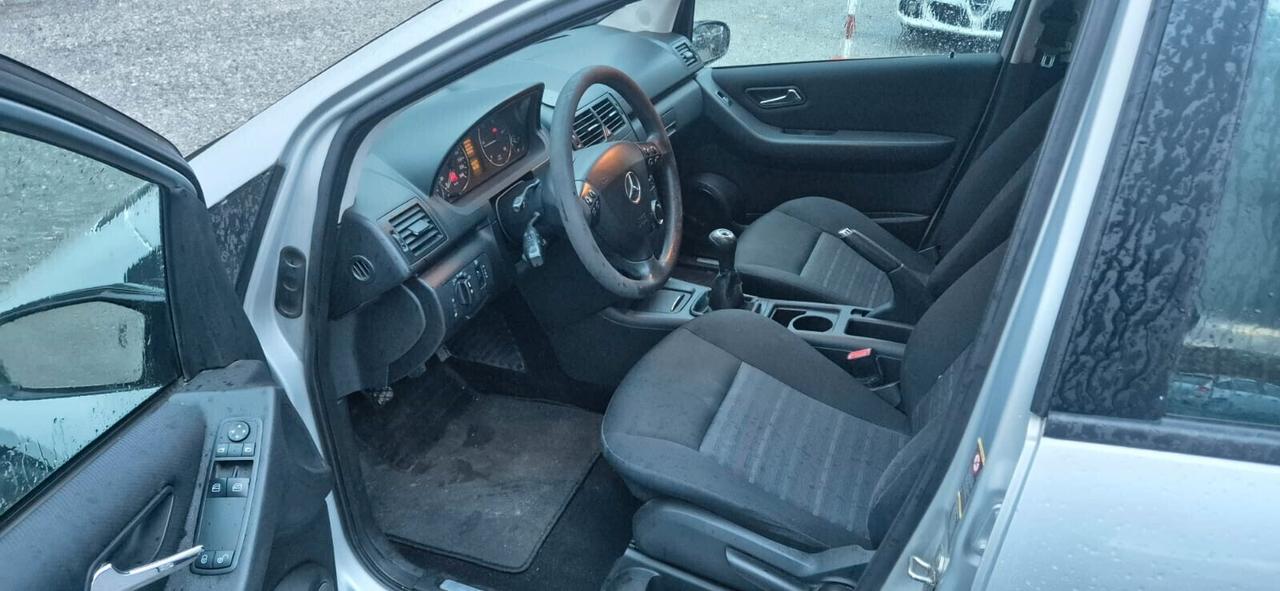 Mercedes-benz A 180 160 CDI Elegance - € 2.499