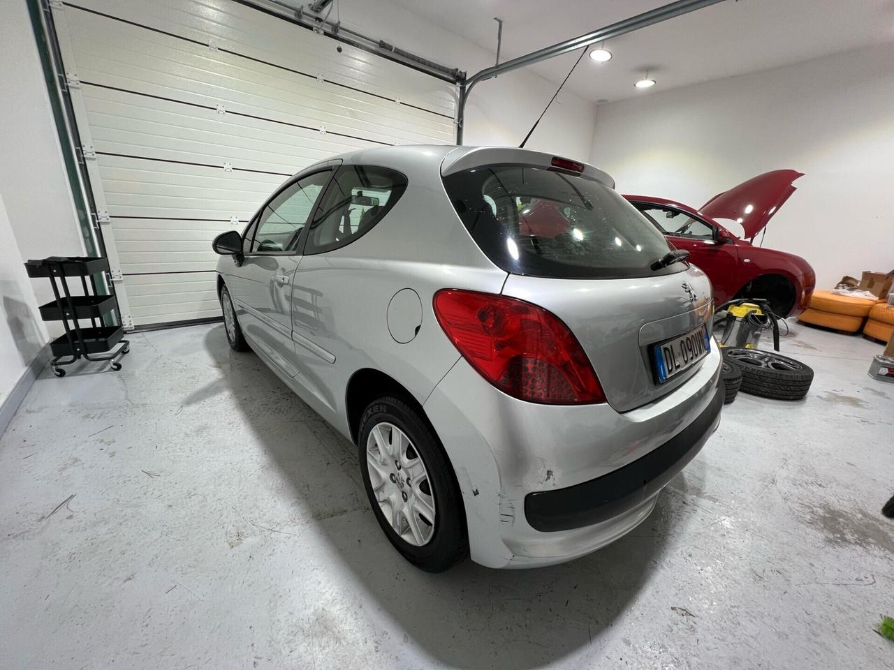 Peugeot 207 1.4 8V 75CV 3p. X Line