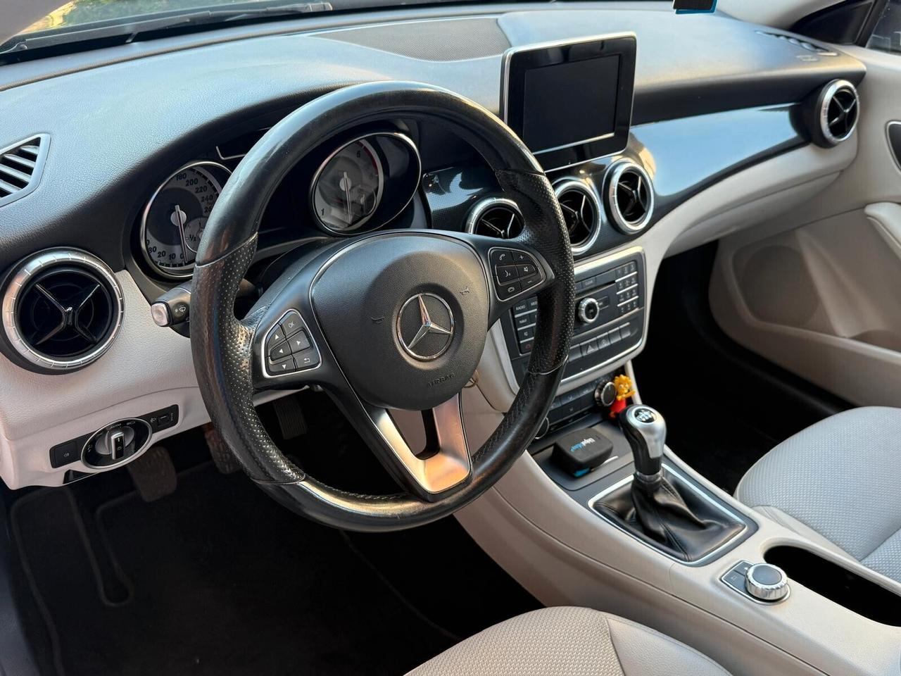 Mercedes-benz CLA 180 d Business